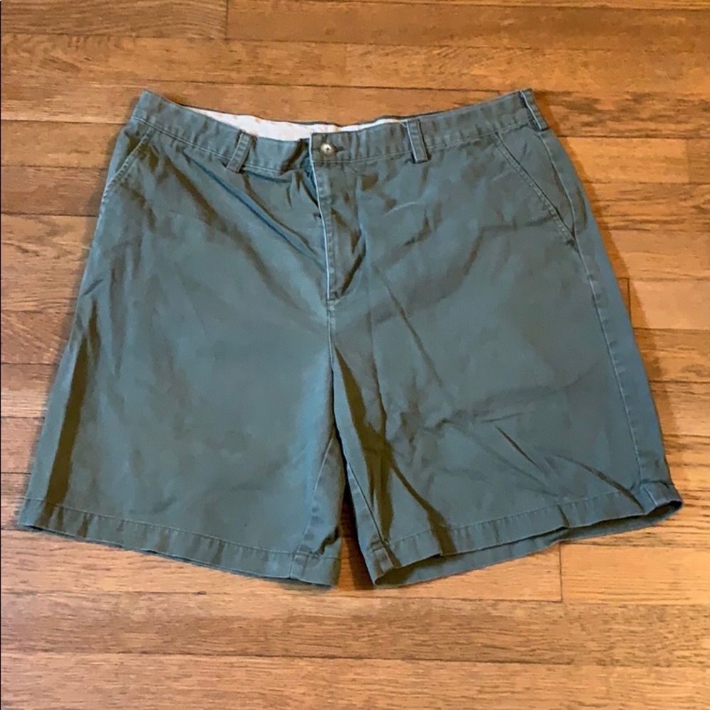 Van Heusen Green Shorts Size 38